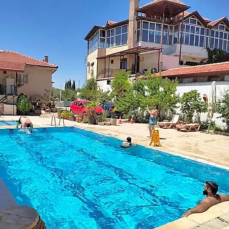 Ozturk Hotel